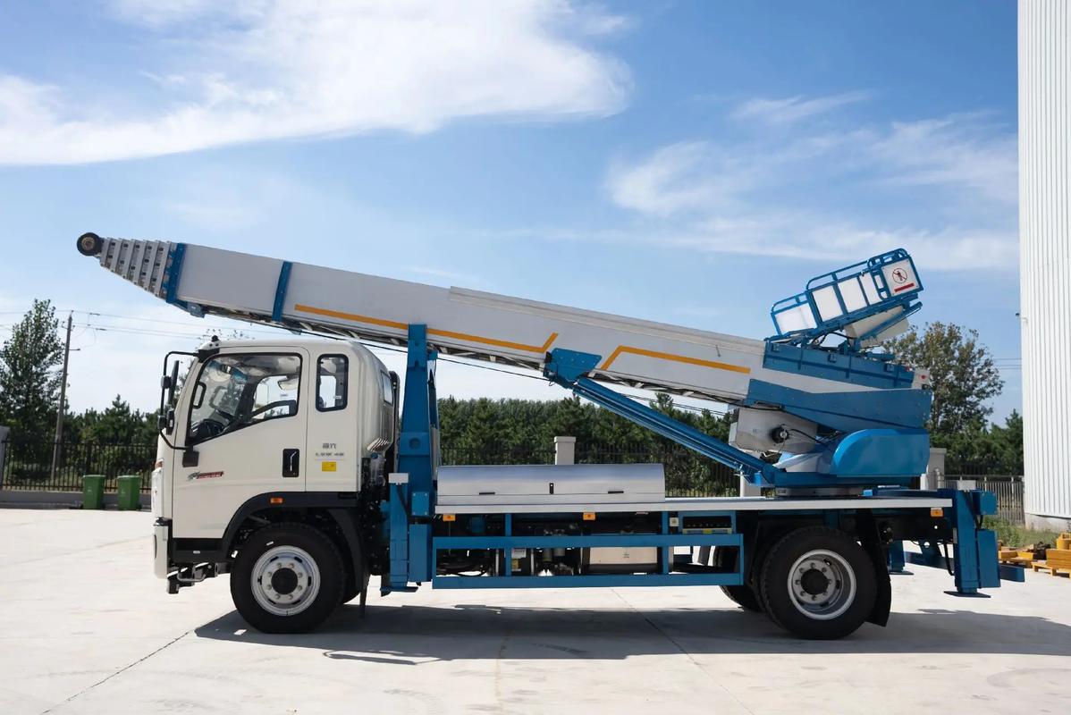 兴义云梯上料车租赁费用